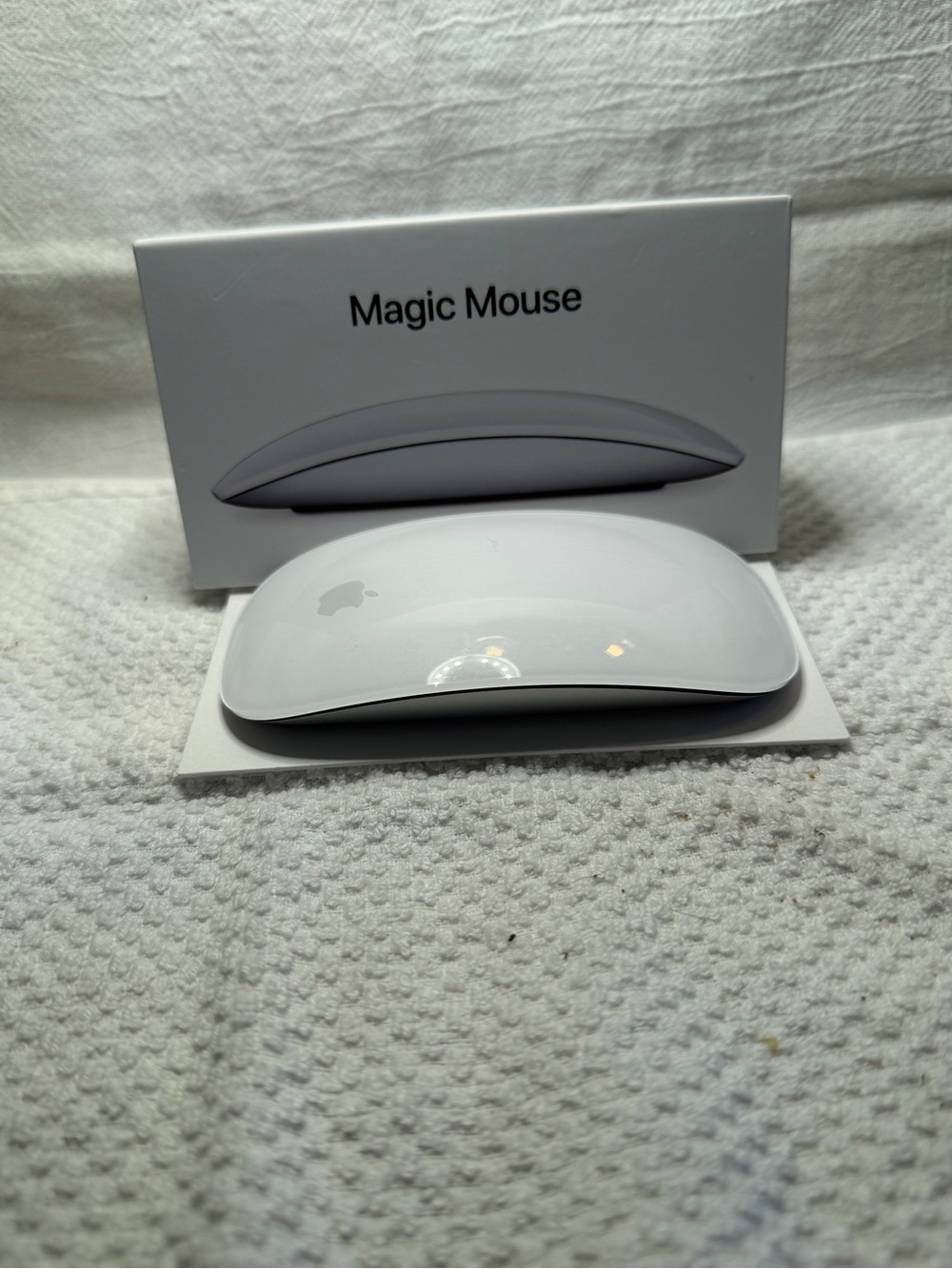 Apple Magic Mouse 2 - White - Picture 2 of 3